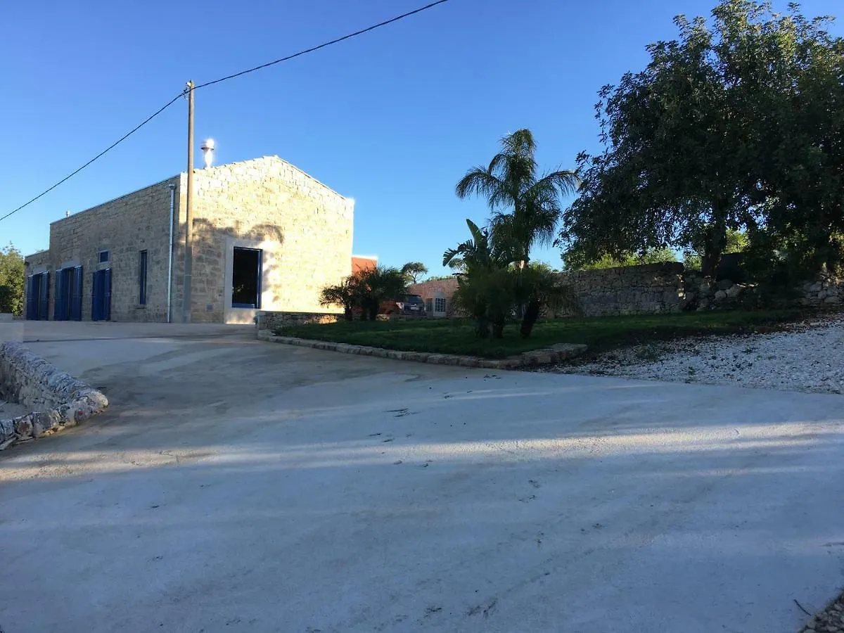 Casa Dei Granati Villa Rosolini Italy